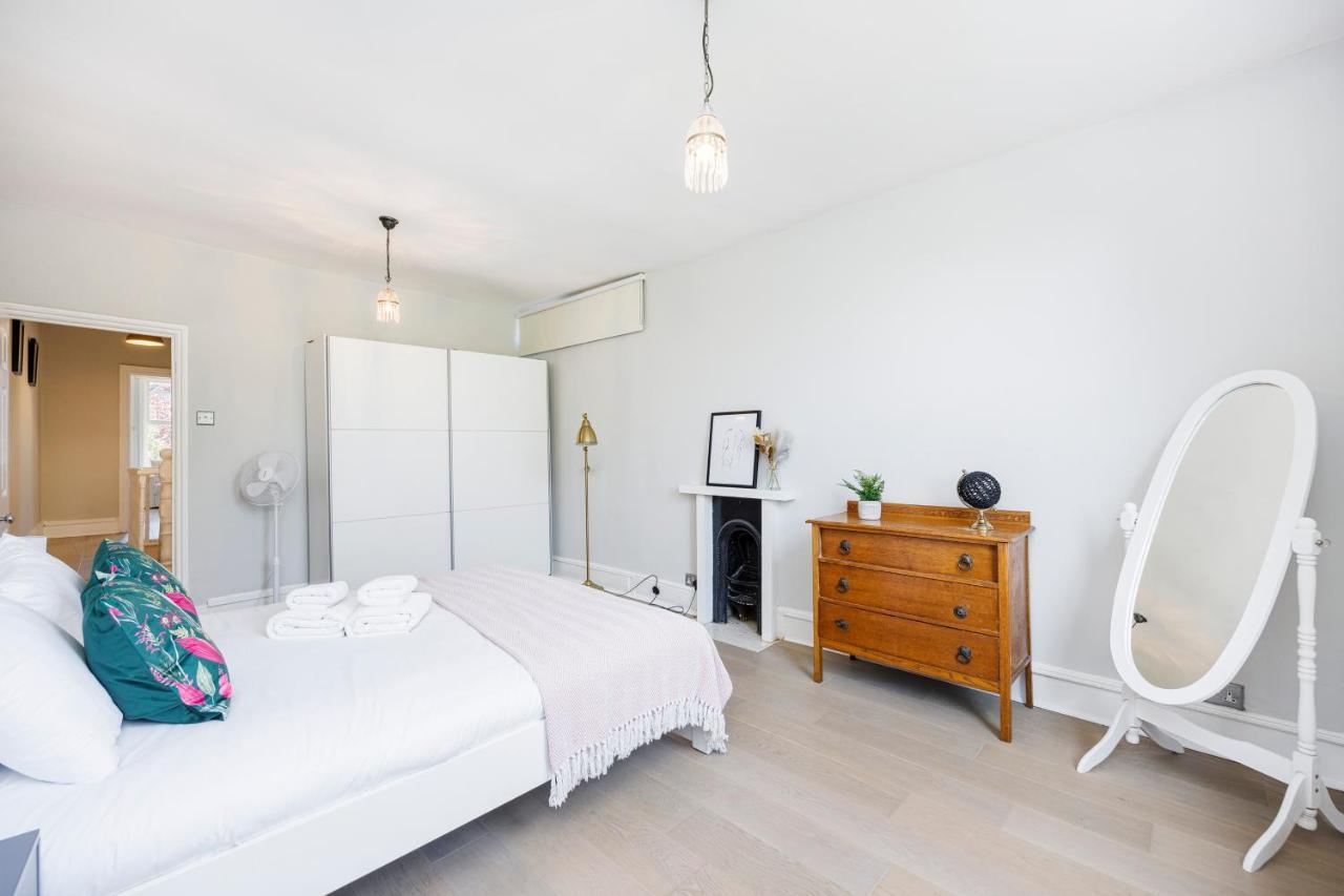 Welcomestay Colliers Wood Two Bed Apartment - Home Away From Home Londres Exterior foto