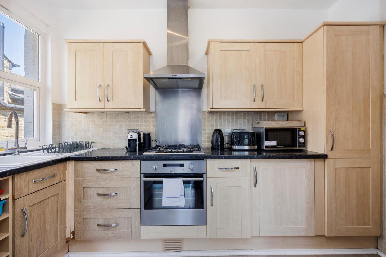 Welcomestay Colliers Wood Two Bed Apartment - Home Away From Home Londres Exterior foto