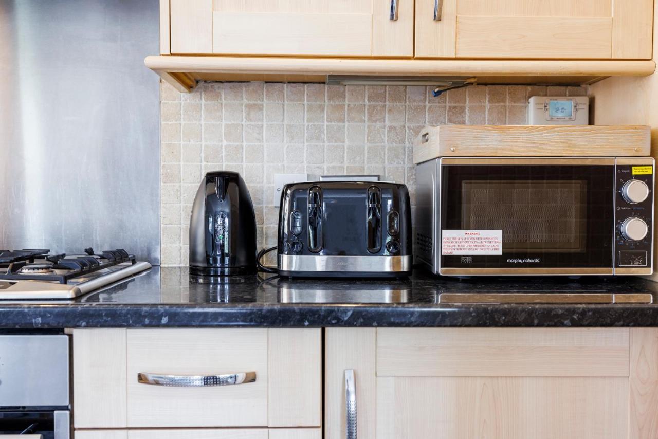 Welcomestay Colliers Wood Two Bed Apartment - Home Away From Home Londres Exterior foto